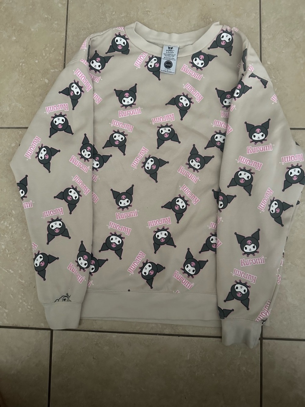 LIKE NEW LADIES CREW NECK SWEATSHIRT KUROMI  by SAURIO SIZE M (NO STAINS)